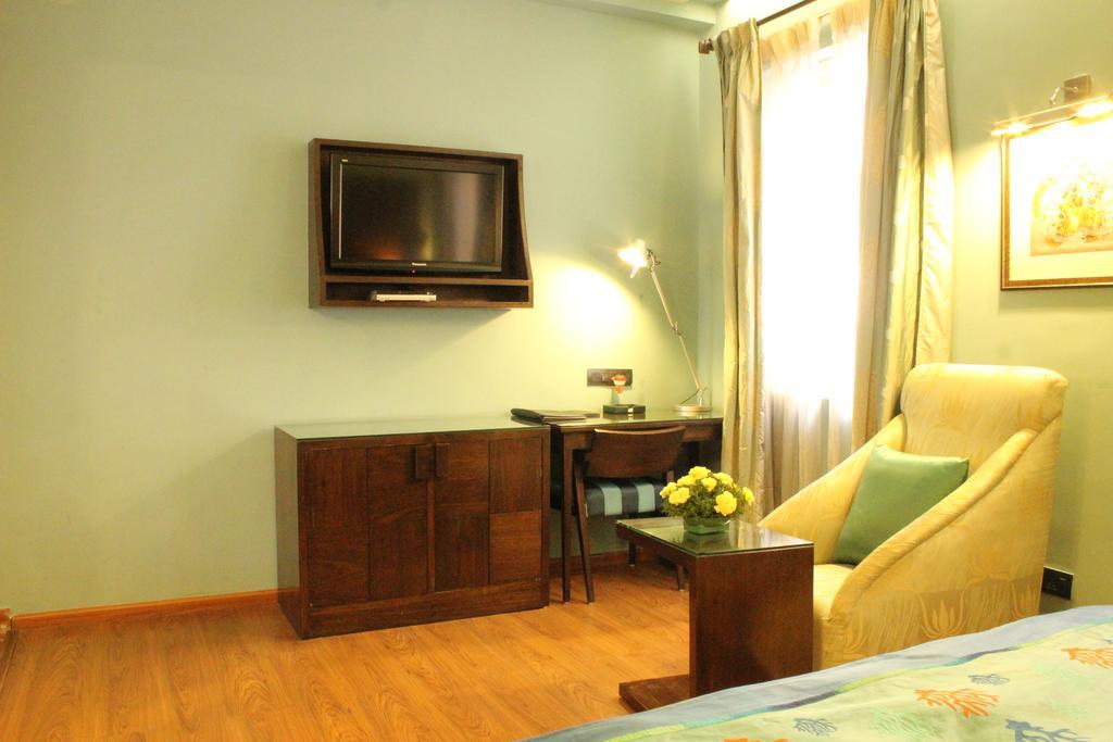 Justa Mg Road Hotel Bengaluru Kültér fotó