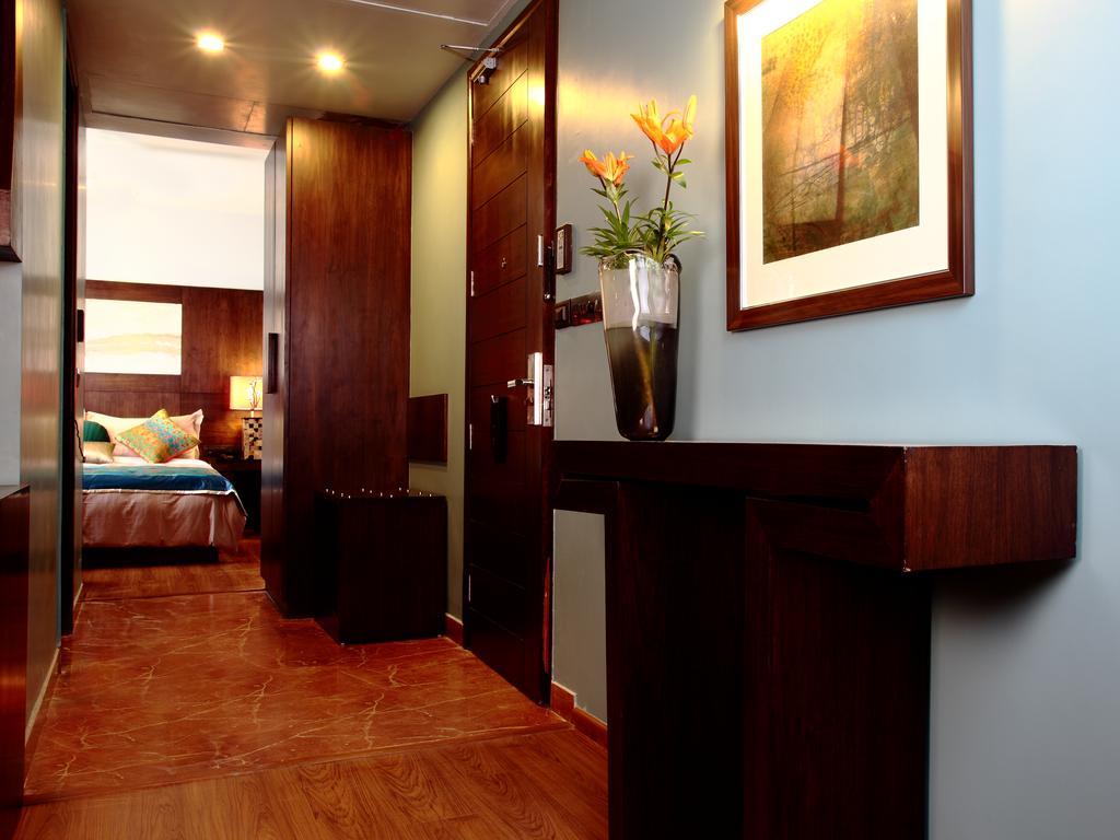 Justa Mg Road Hotel Bengaluru Kültér fotó