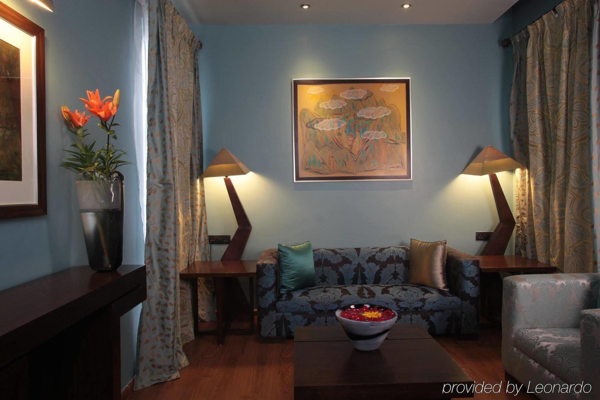 Justa Mg Road Hotel Bengaluru Kültér fotó